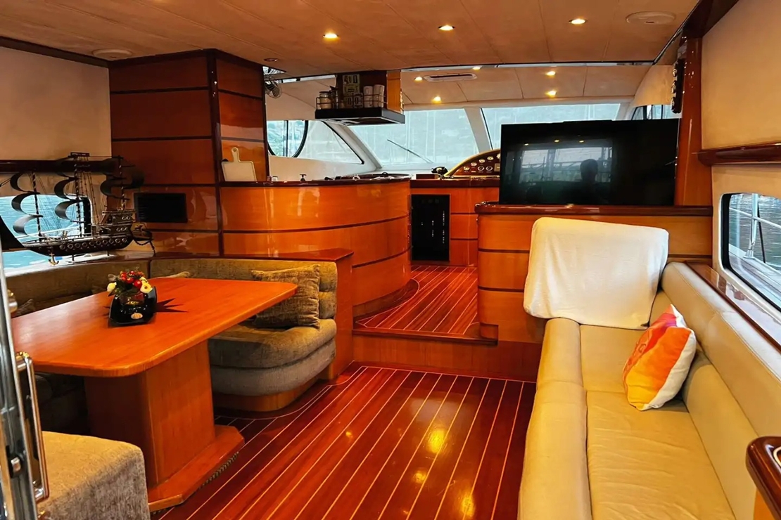 Alanya Yacht Rental 18m Princess 58